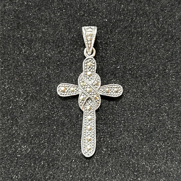Sterling Silver 925 Cross Pendant with Marcasite Stones - Picture 9 of 10